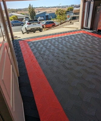 Fácil de instalar resistente a los impactos entrelazado negro de polipropileno de piso de garaje tejas / pisos de garaje