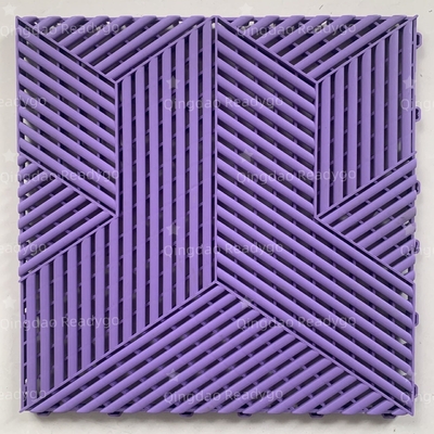 Moderno entrelazamiento de superficie gris mate y azulejos de suelo de forma cuadrada