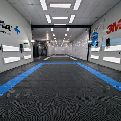 Tejas de piso de garaje duraderas 2500 libras por pie cuadrado capacidad de peso alta resistencia al impacto